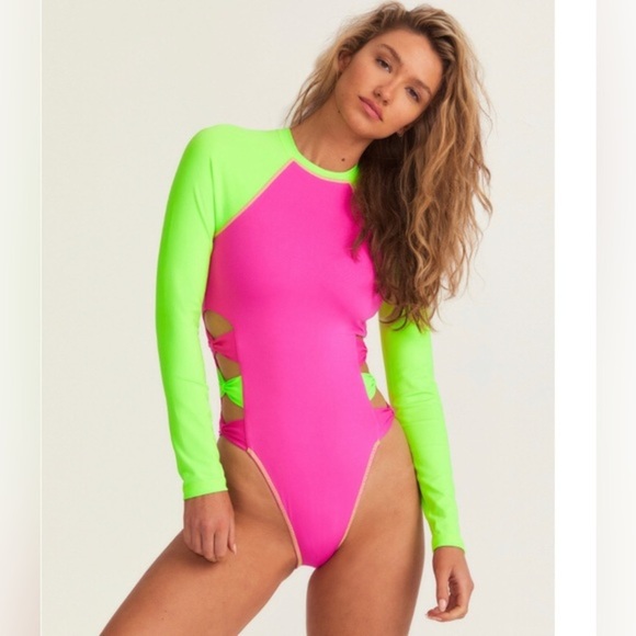 LOVESHACKFANCY X HURLEY - MAX SOLID BLOCKED BOW CHEEKY SURF SUIT size medium new - Picture 2 of 9